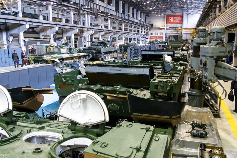 Production of tanks at Uralvagonzavod, 30K workers at russian Uralvagonzavod Make Only 20 Tanks a Month, Defense Express