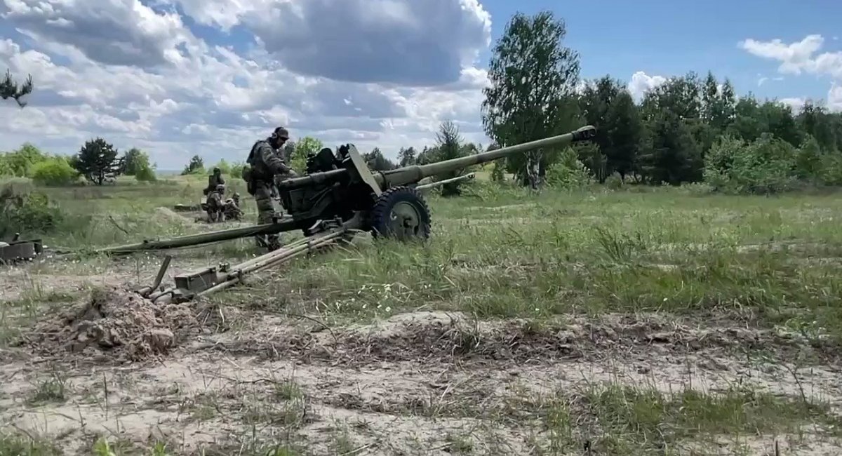 russians Mount 2A42 Autocannon From BMP-2 on D-44 Anti-Tank Gun Carriage Without Sight, Defense Express