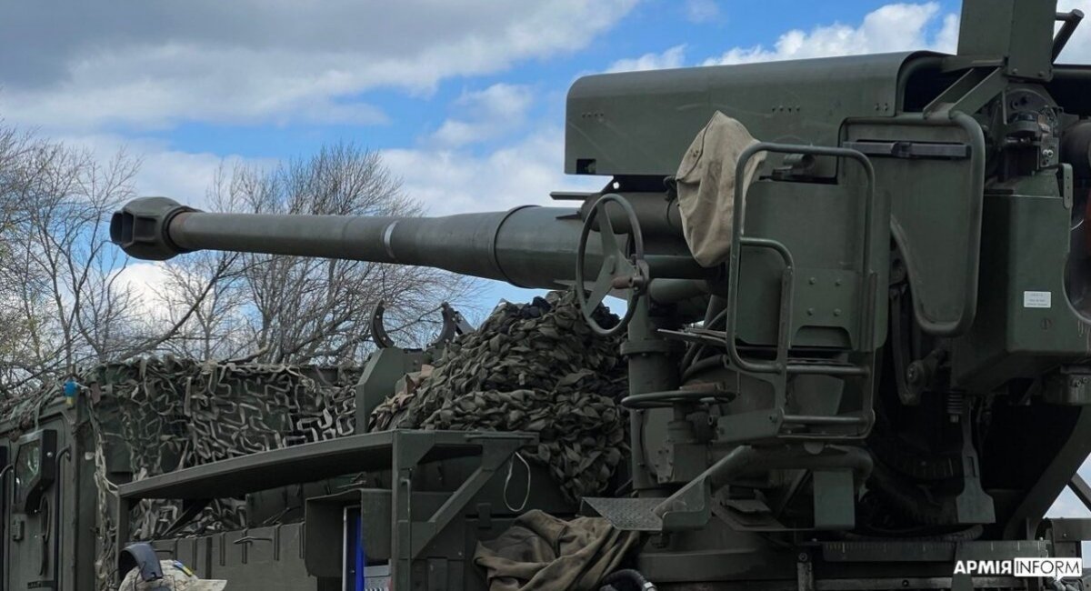 The 2S22 Bohdana self-propelled howitzer Defense Express Defense Express’ Weekly Review: ATACMS for Ukraine, New russian Drone and Bohdana Howitzer on the Battlefield