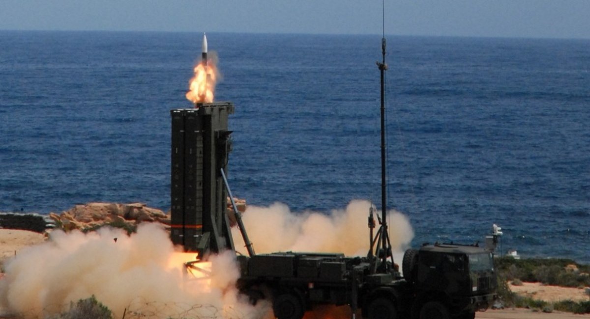 SAMP/T NG SAM system on a launch position