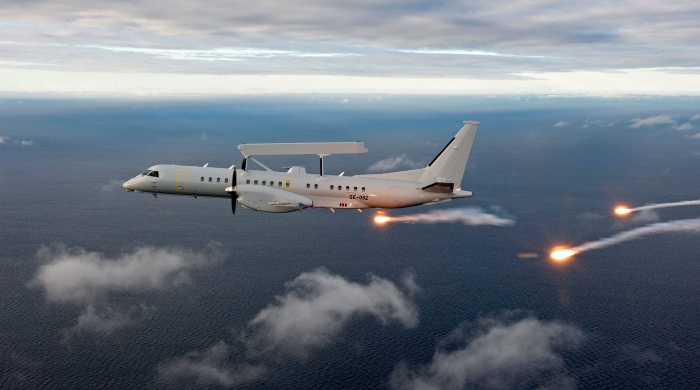 ASC 890 is the Erieye radar mounted on a Saab 340 aircraft / Defense Express / Sweden Chose Saab GlobalEye as Replacement for ASC 890s Handed to Ukraine: Capabilities of the New AEW&CS