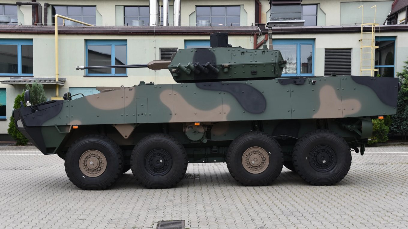 Rosomak-L (Long) APC