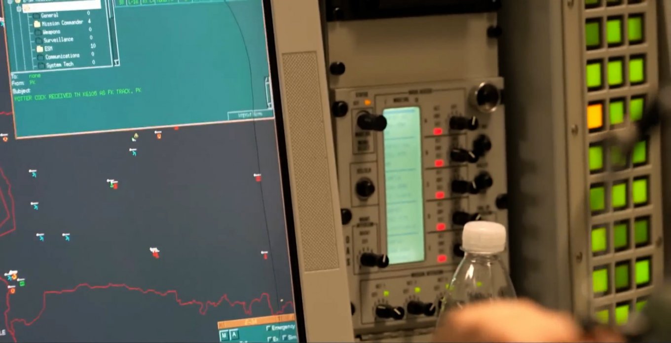 What AWACS See As They Transmit Target Data to the Armed Forces of Ukraine: Unique Video on Board of the E-3 Sentry On Patrol, Defense Express, war in Ukraine, Russian-Ukrainian war