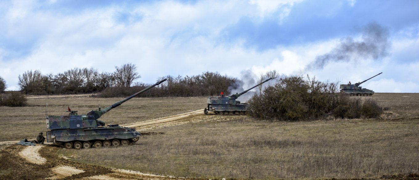 Germany to Open a Service Center For Ukraine’s PzH 2000s In Poland: Ukrainian Artillerymen Use Self-Propelled Guns Very Intensively, Defense Express, war in Ukraine, Russian-Ukrainian war