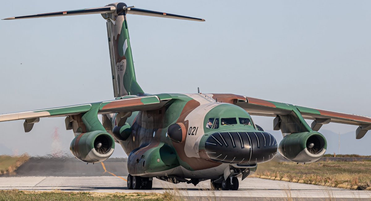 Why New Japanese Kawasaki EC-2 Electronic Warfare Aircraft Got Such Unusual Appearance and Why Is It Hereditary, Kawasaki EC-1 Electronic Warfare Aircraft