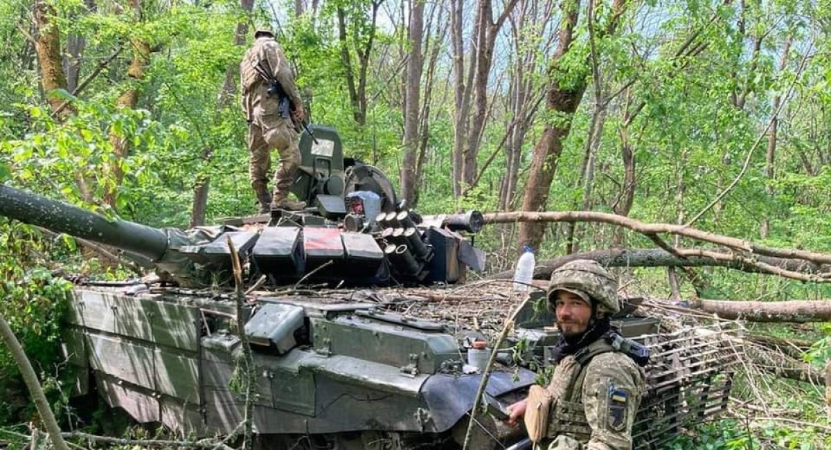 Russian tank T-72B3, that was destroyed by Ukrainian troops, Defense Express