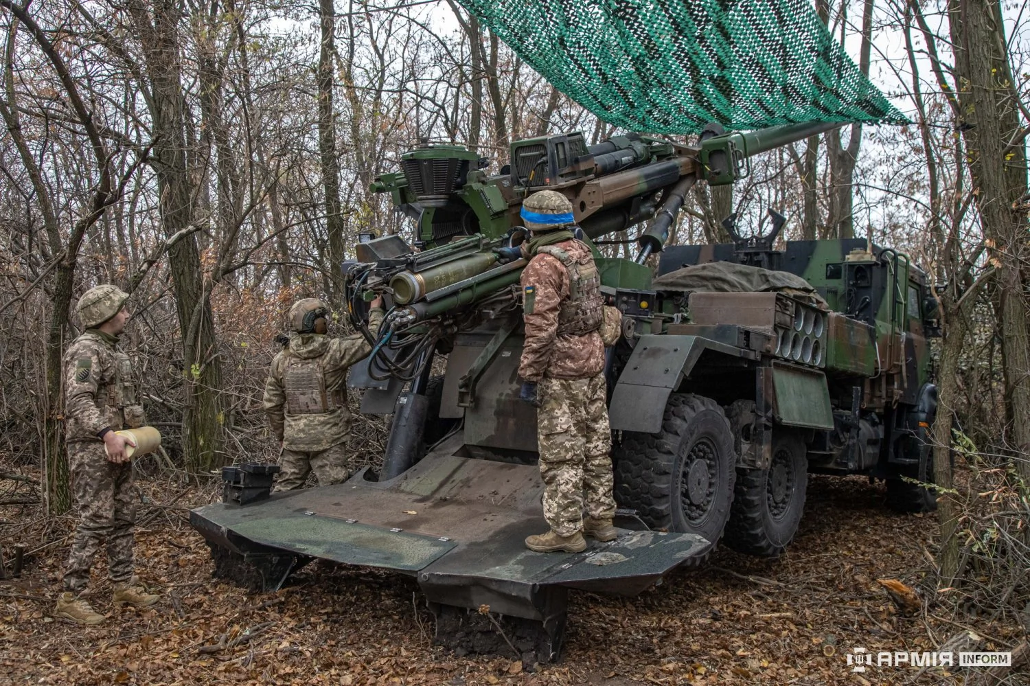 A Caesar hiding from the enemy eye in the greenery somewhere on Ukrainian battlefields / Defense Express / France Revealed CAESAR Losses in Ukraine and Its Performance Compared to PzH2000 and Archer