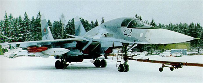 How russia Faked Creating a New Carrier-Based Fighter for International Attention, Display of the future Su-34 under the name Su-32FN in 1995