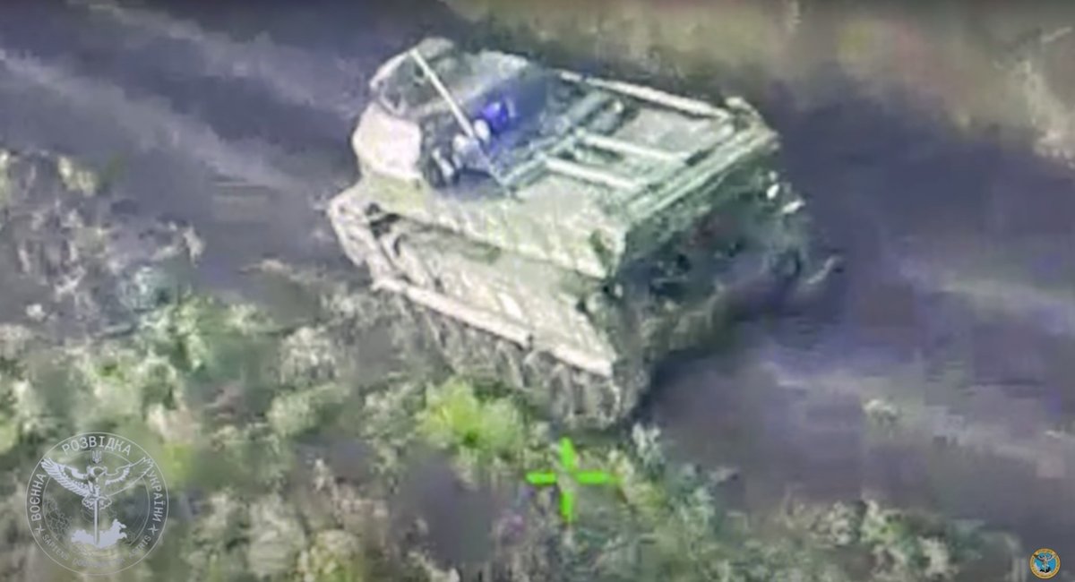 The video shows the damage inflicted on the 9С18 Kupol target acquisition system, the 9К37 launcher loader vehicle and the 9А310 fire control vehicle / screenshot from video