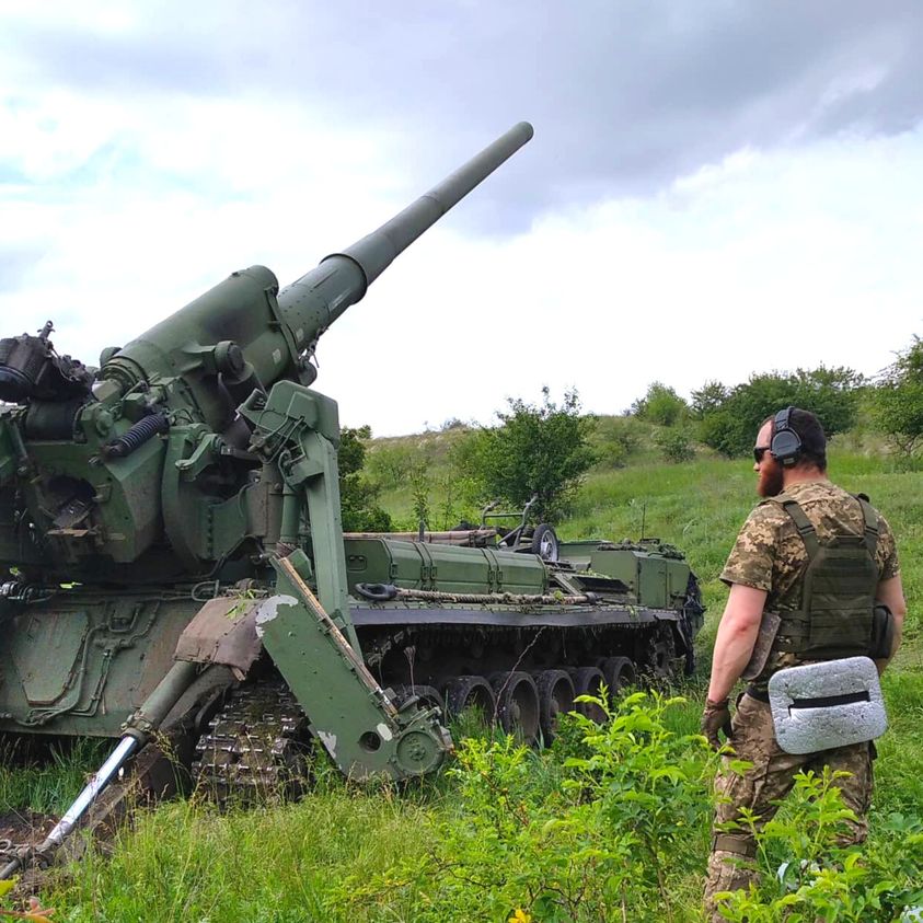 Two russia’s 2S3 Akatsiya SPG’s Were Eliminated by Ukraine’s Giant Self-Propelled Guns, Defense Express