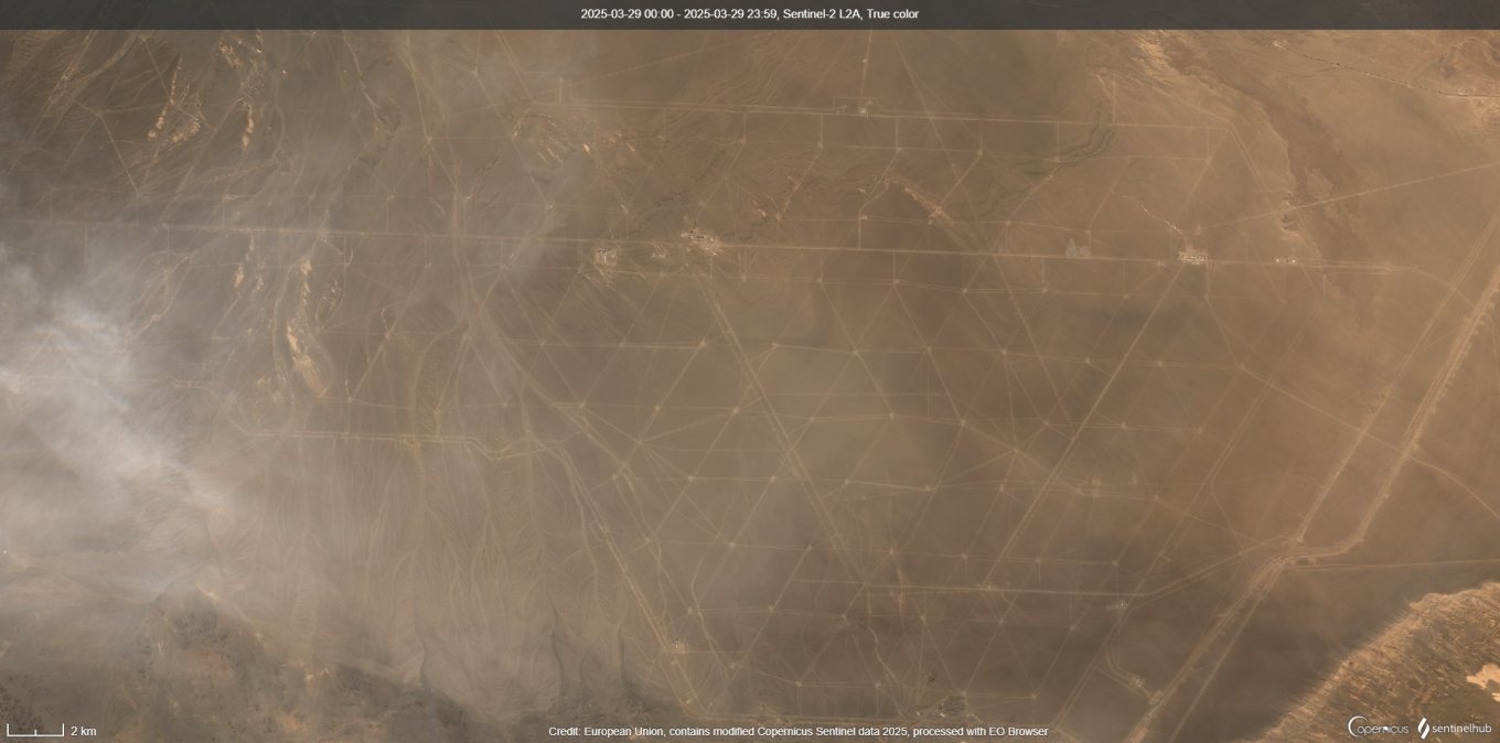 China's “missile fields”, one of several (42.2983, 92.5106)
