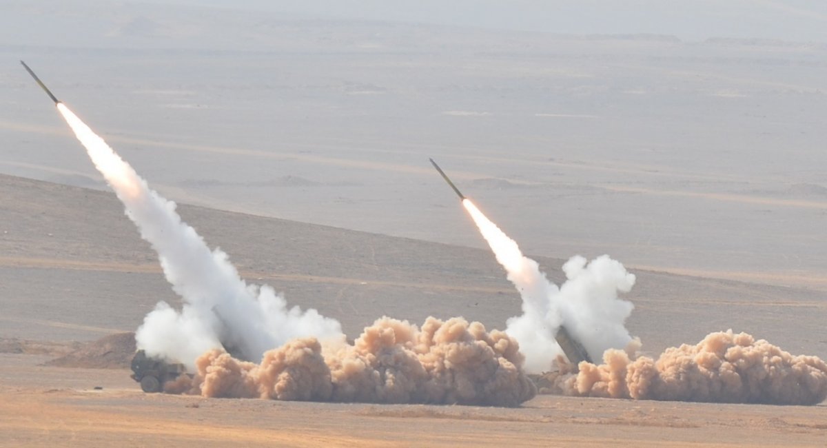 Launch of missiles from the HIMARS MLRS, Defense Express