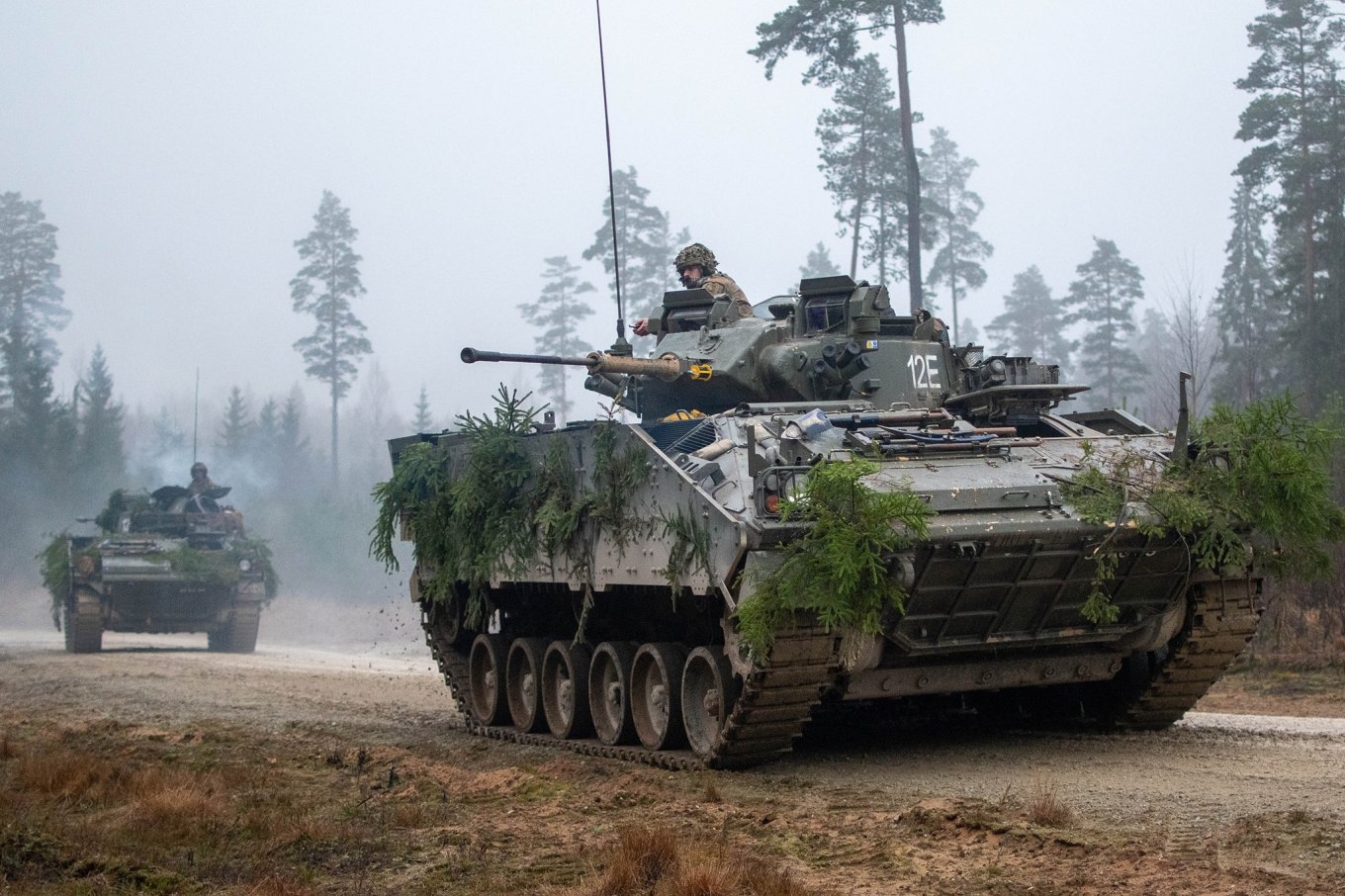 Warrior tracked armored vehicle, Defense Express, What Weaponry NATO should Provide Ukraine to Overpower Russian Forces