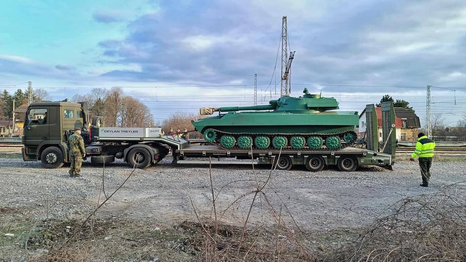 Bulgaria May Have Secretly Transferred Unknown Number of 2S1 Gvozdika Howitzers to Ukraine, Defense Express