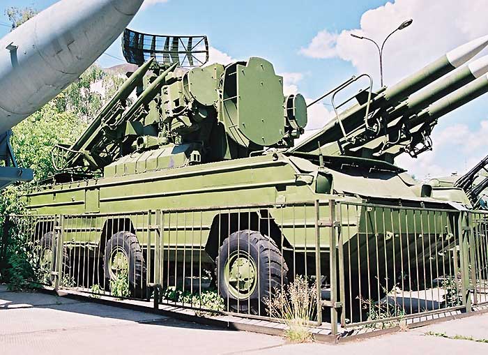 9K33 Osa system carrying four 9M33 missiles