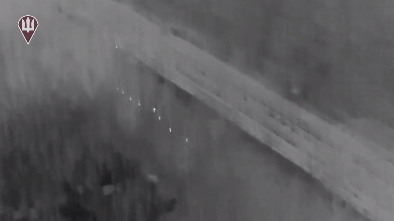 Silhouettes of russian soldiers are clearly visible to the aerial drone, and it helps to repel such attempts by russians to launch surprise attacks / Screenshot from a video by Air Assault