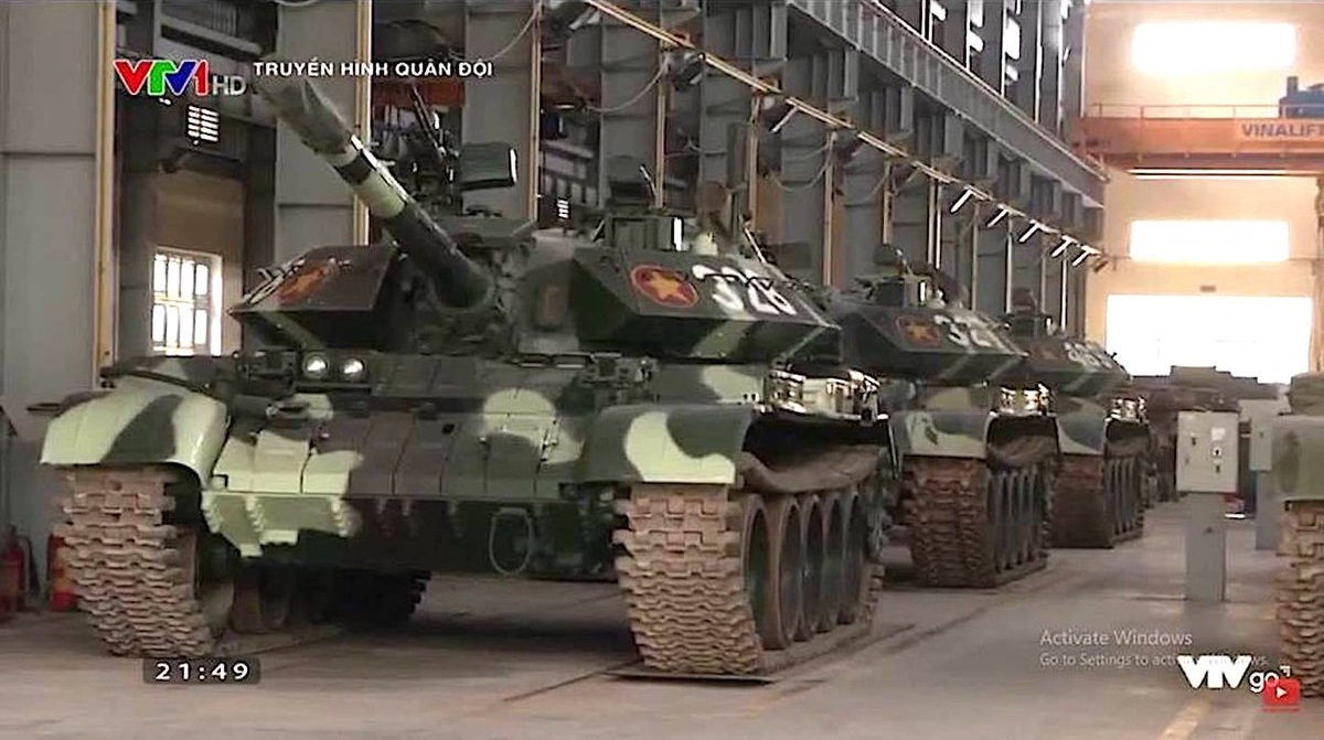 Modernized T-54M3 and T-55M3 tanks of the Vietnamese army / Defense Express / Vietnam Reverse-Engineered Soviet BMP-1 Infantry Vehicle and 2S1 Artillery Gun