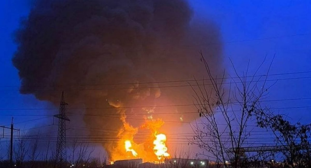 Belgorod oil depot on fire, April 1, 2022
