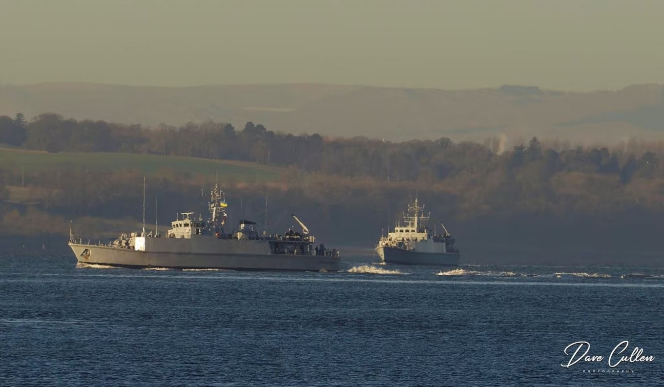“Chernihiv” and “Cherkasy” minesweepers went to sea under the Ukrainian flag, January 2023. Photo - Dave Cullen