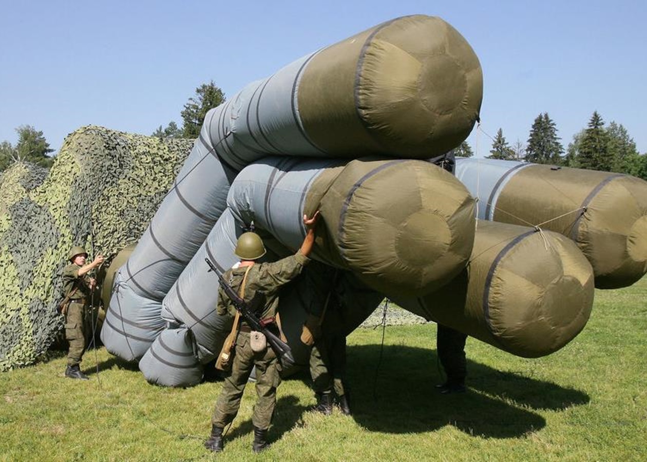 Inflatable model of the S-300 air defense system of the occupiers, How Does the russian Army Want to Fool Ukrainians on Battlefield - Occupiers Showed Rather Unsuccessful Replicas of Their Weapons, Defense Express