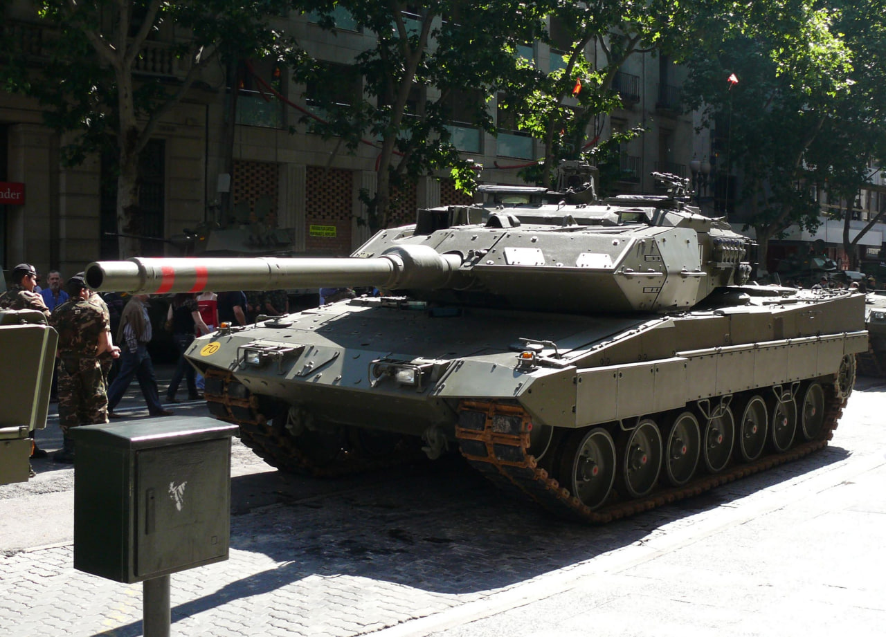 Spanish Leopard 2E tank