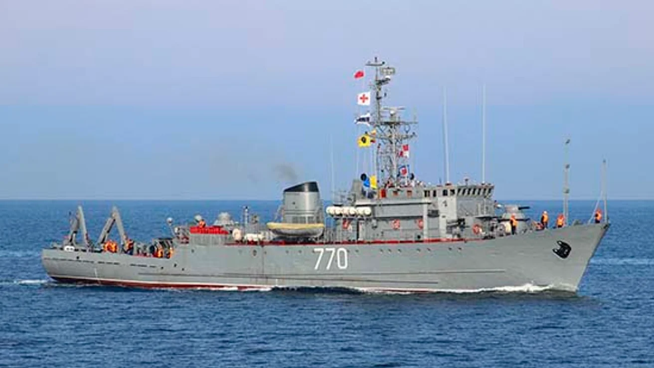 Ukrainian Strike on Novorossiysk: Admiral Essen Frigate, Valentin Pikul Minesweeper, Two More russian Vessels Damaged
