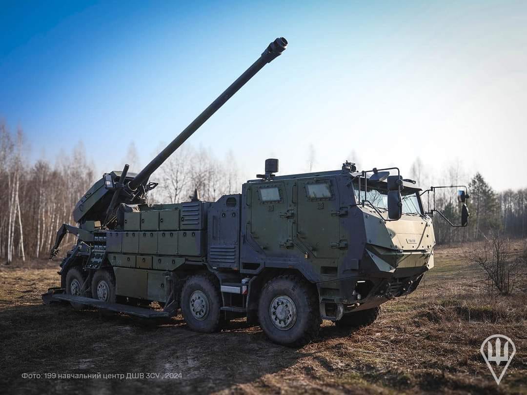 Danish version of Caesar on Tatra 8x8 chassis / Defense Express / CAESAR Howitzer Has Unexpected Advantage Over Korean K9, as Estonians Praise its Mobility