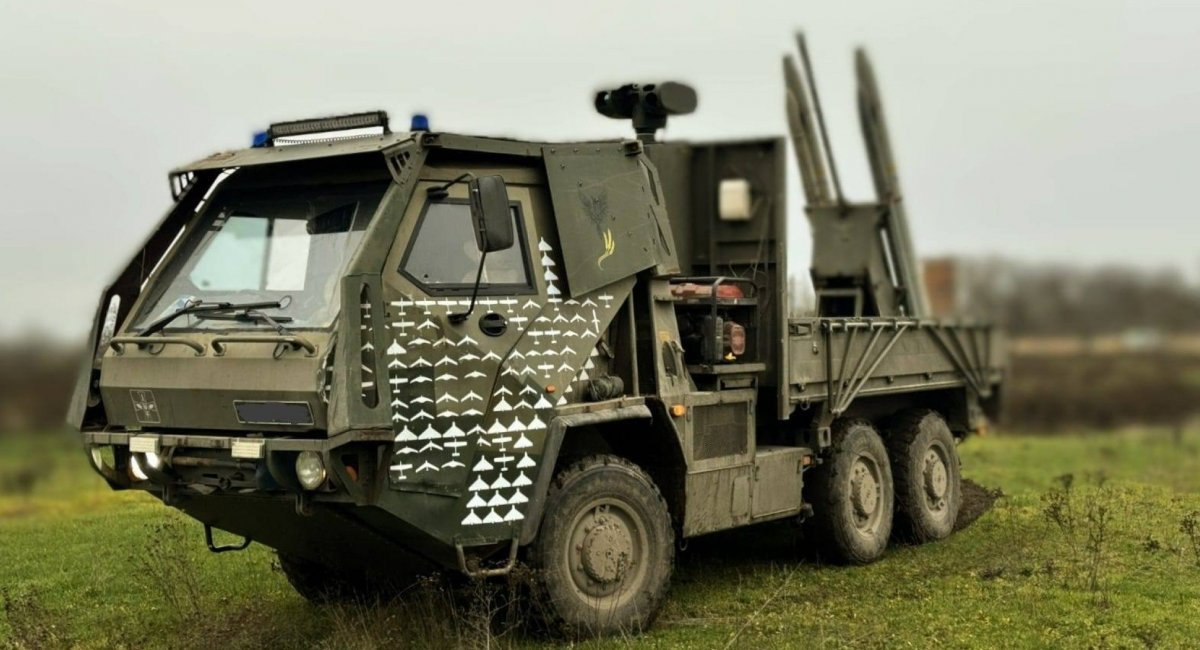 The Raven air defense system in service with Ukrainian air defense units Defense Express Defense Express' Weekly Review: Skif APC vs M113 System, Britain's Sceptre Shell Breakthrough, Raven Hits 400 Kills, russia's T-72B3M Plan