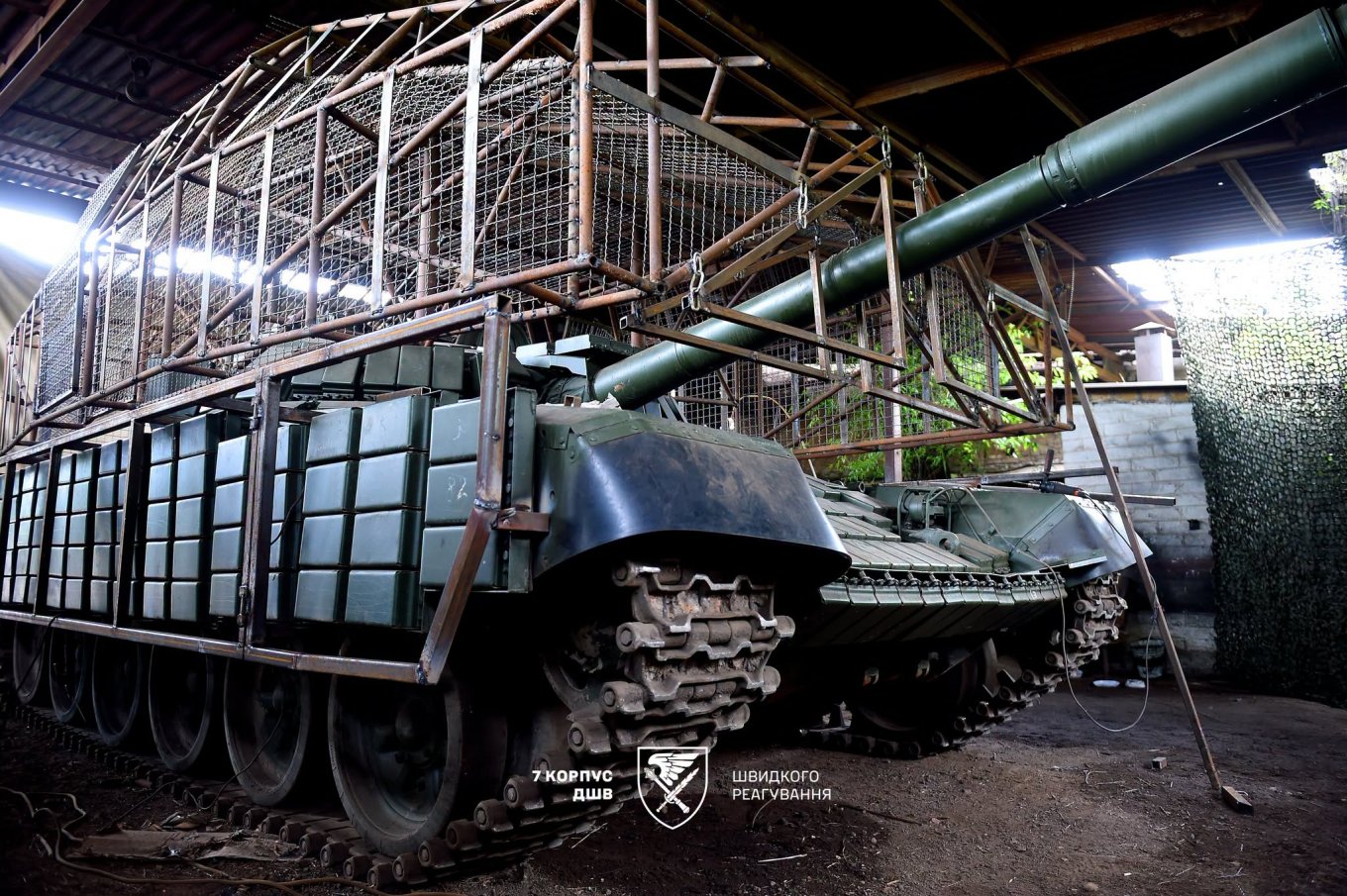 russian T-72 main battle tank Defense Express Captured Without a Shot: Ukrainian Troops Return russian T-72 to Combat (Photos)