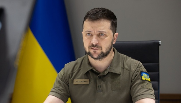 President of Ukraine Volodymyr Zelensky, Defense Express