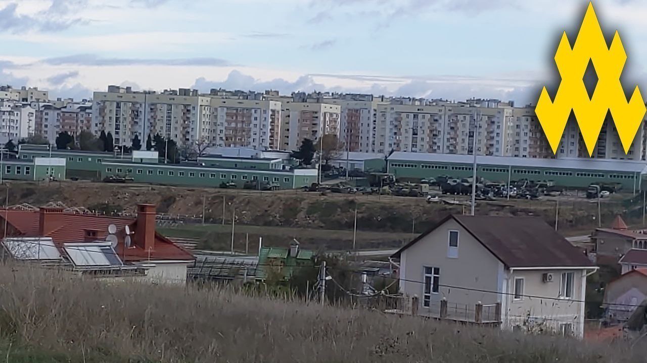 The russians Enhance Defense of Occupied Crimea with 'Dragon's Teeth', Huge Amount of Military Equipment, Defense Express