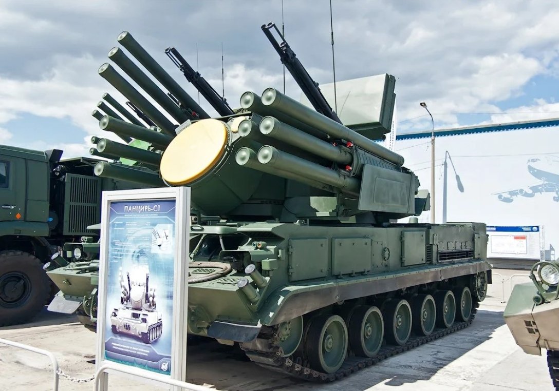The Pantsyr-SM-SV tracked self-propelled anti-aircraft weapon, The russians Tinker a New SPAAW as a Cross between the Pantsyr with the Tunguska, While They are Almost a Year Behind Schedule, Defense Express