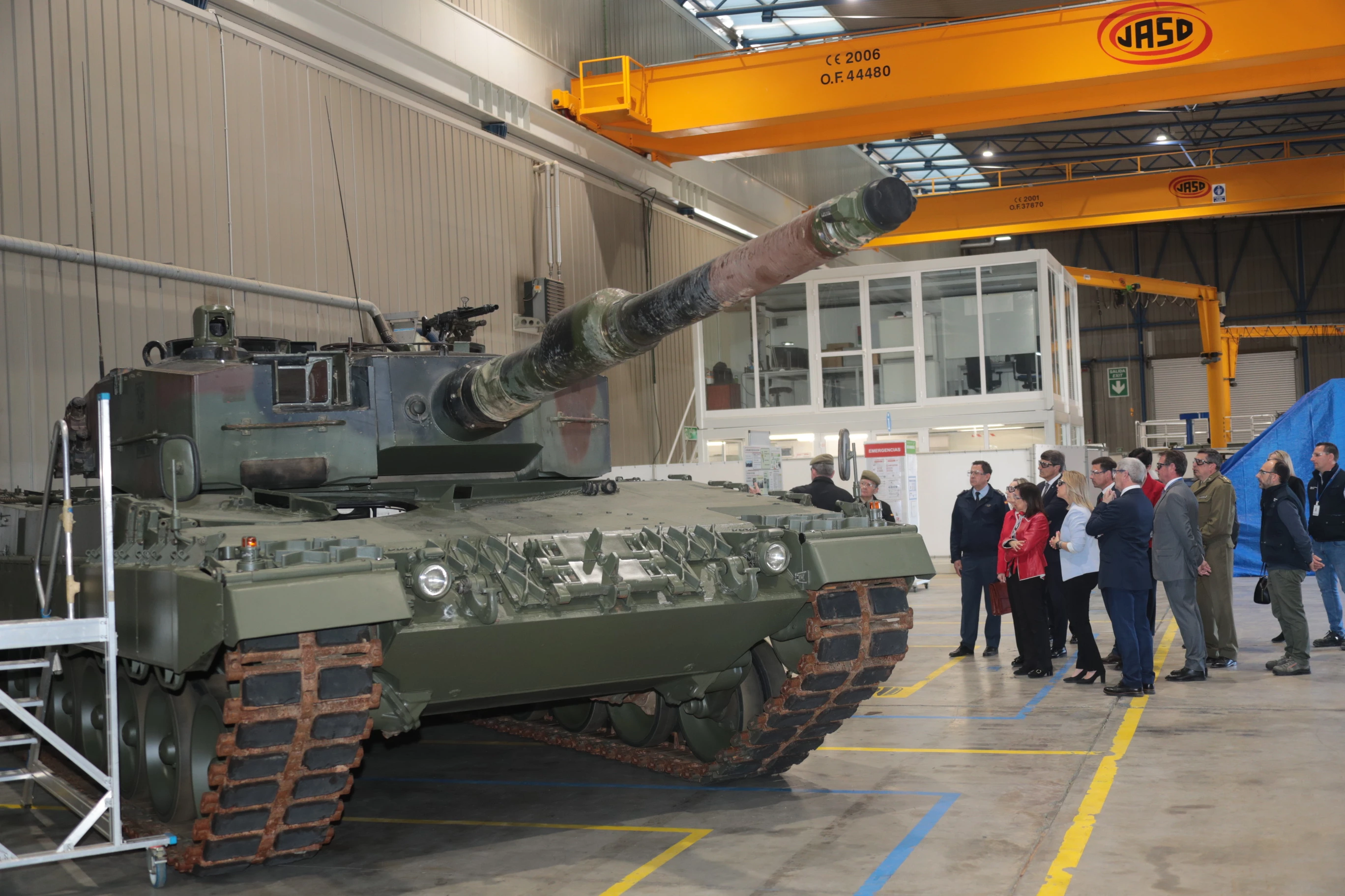 Leopard 2A4 undergoing refurbishment in Spain