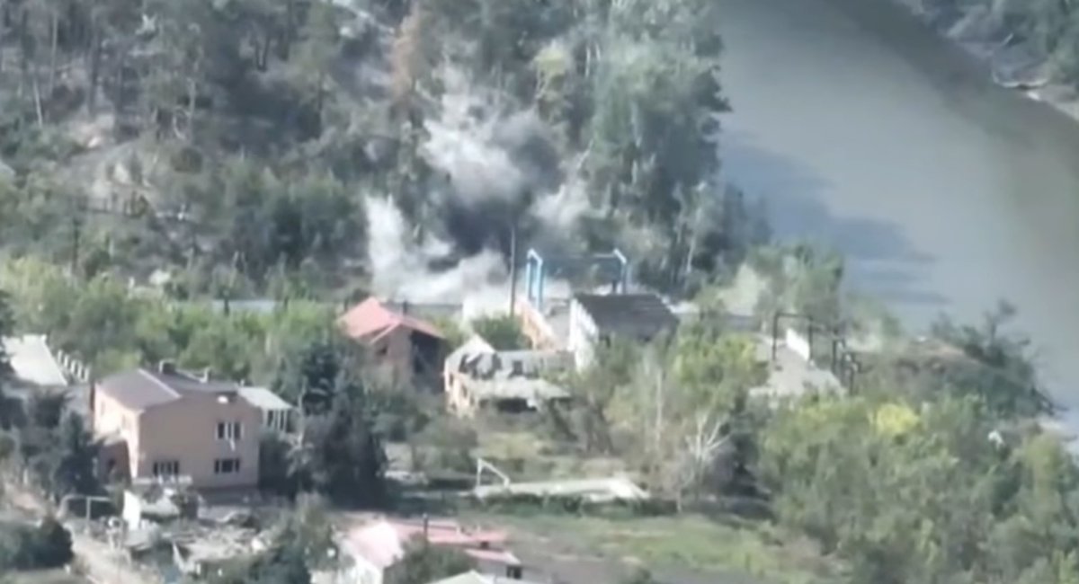 Artillerymen of 81st Separate Airmobile Brigade destroying enemy equipment and manpower with 155 mm M777 British field towed howitzers, Defense Express