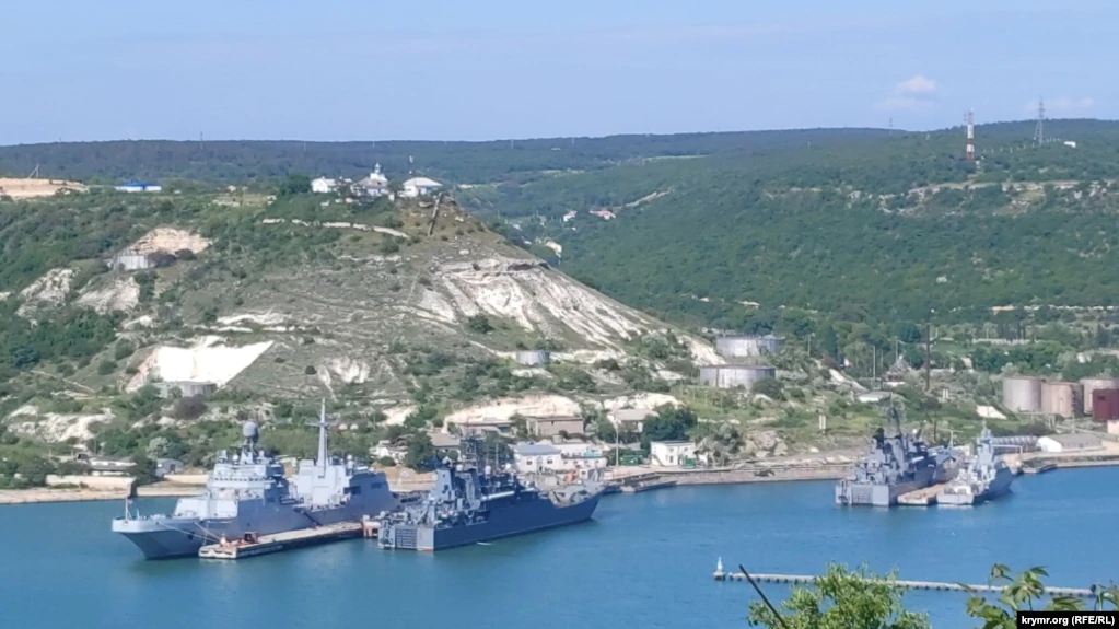 Ships of the Black Sea Fleet in the Count Bay in temporarily occupied Sevastopol. Project 11711 
