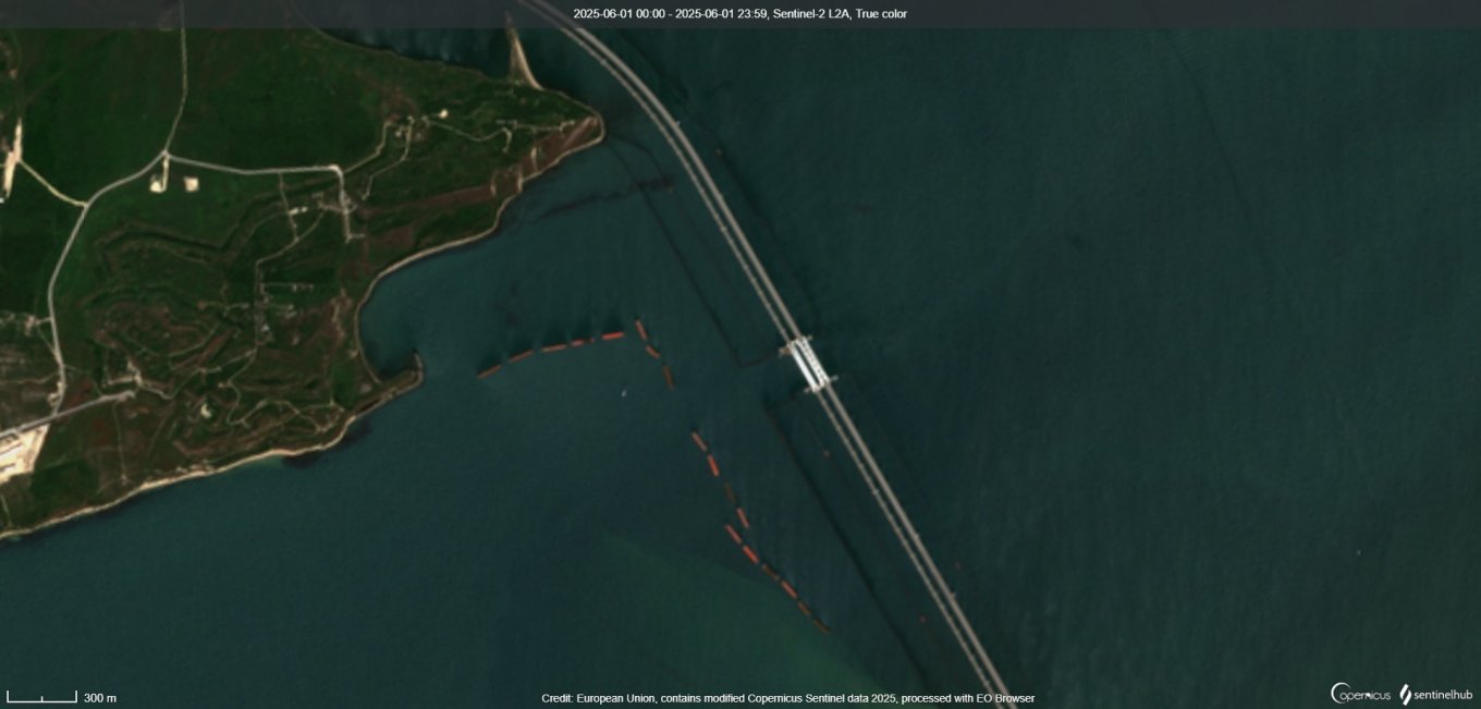 SSU Blew Up the Crimean Bridge for the Third Time: What Was Used to Detonate 1100 kg of Underwater Explosives?, Defense Express