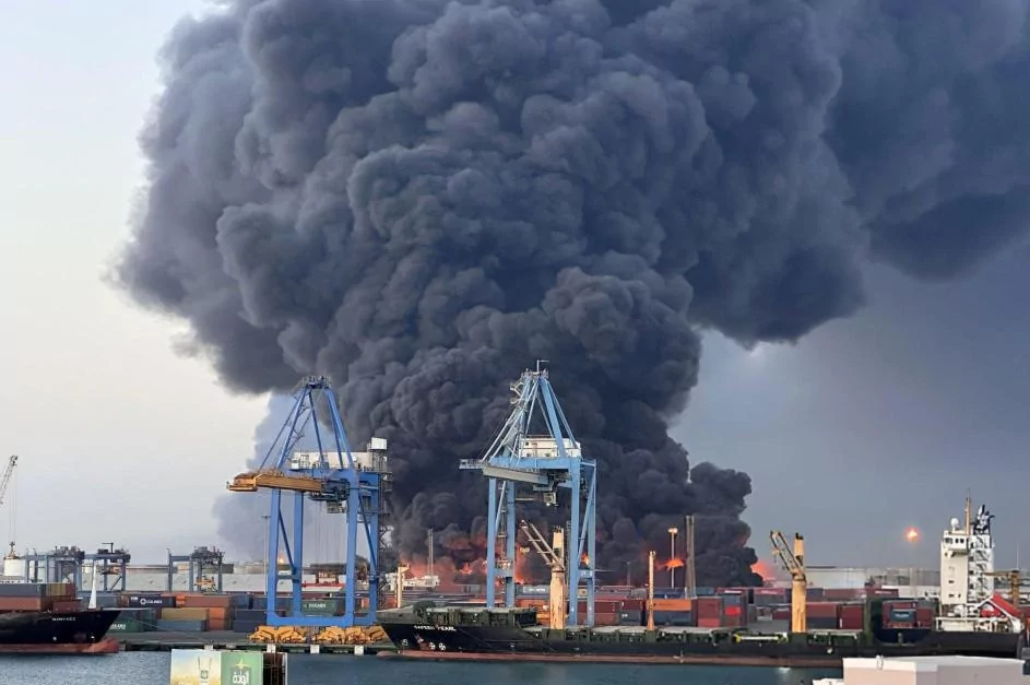 Consequences of the kamikaze drone raid on the harbor of Port Sudan in May 2025 / Defense Express / Future russian Port in Sudan Struck by Chinese Ripoffs of Shahed-136