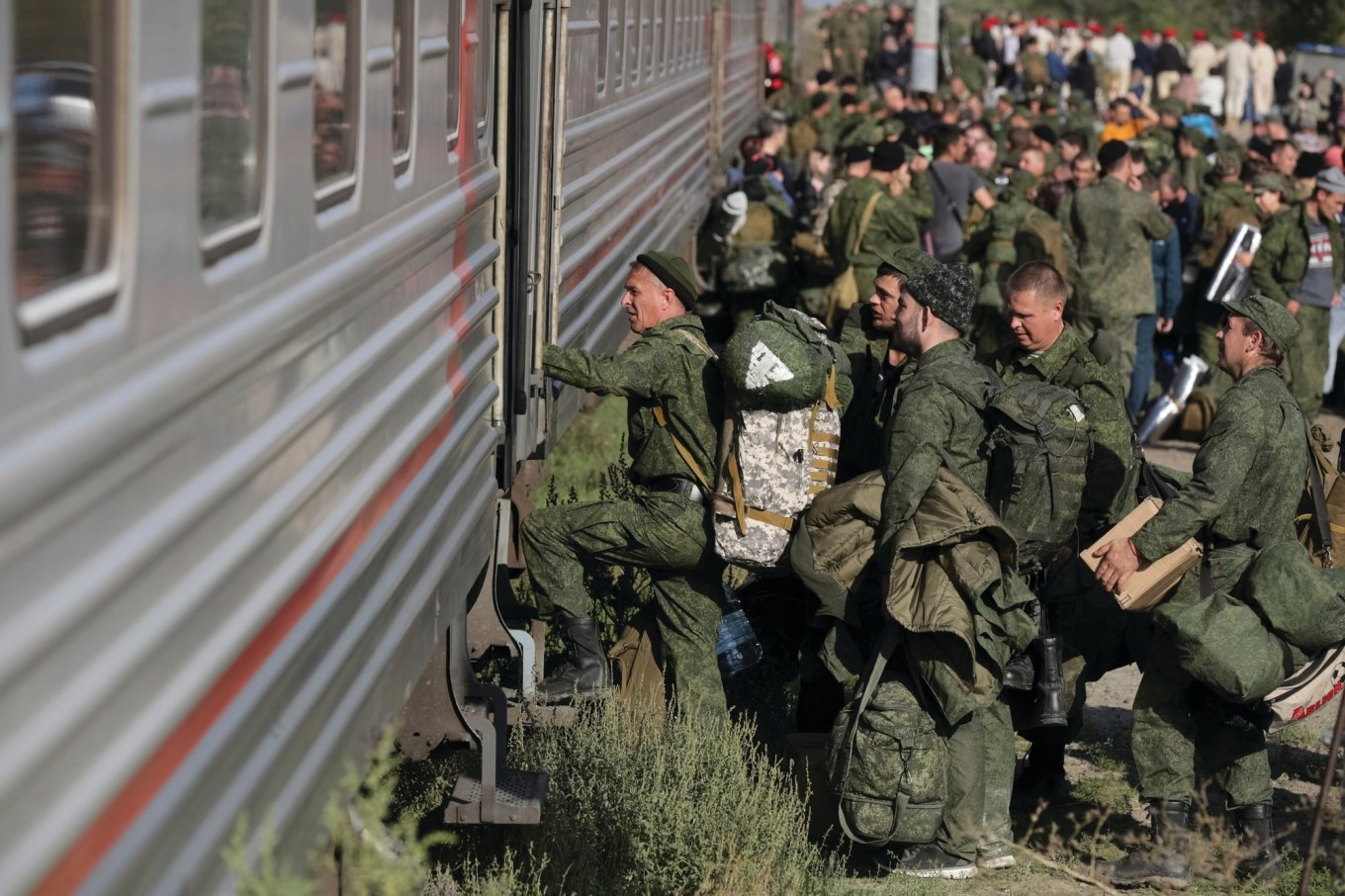 russian recruits take a train at a railway station in Prudboi, Volgograd region of russia, September 29, 2022, Ukraine’s Spy Chief Says russia Has No Resources, Except for Human, to Continue War, Defense Express