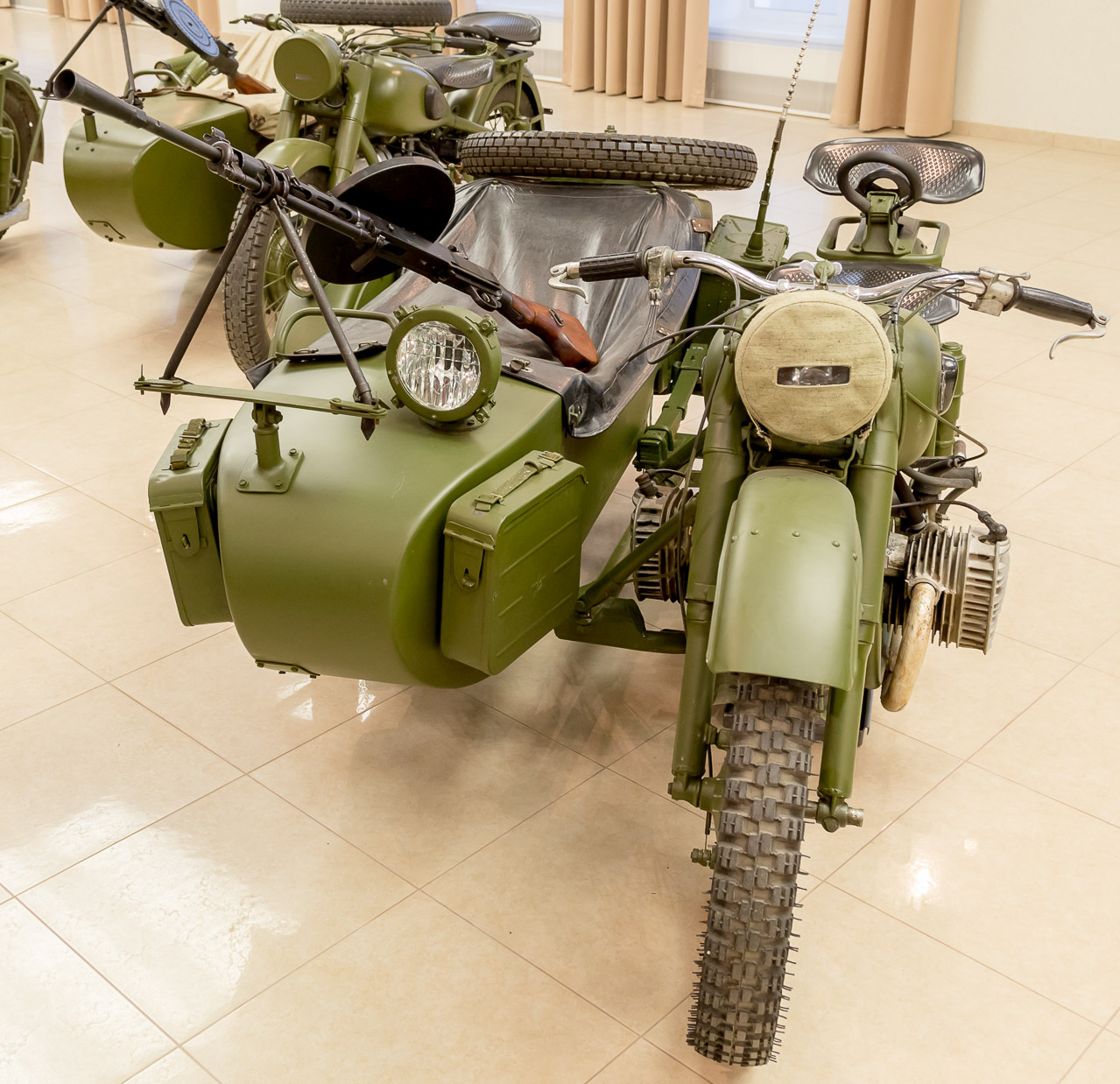 Soviet military motorcycle M-72 / Defense Express / What Explains russia’s Return to Assaults Using Motorbikes, Abandoned as a Tactic in 2011