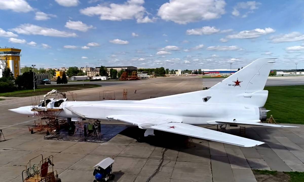 As of October 2019, the first modernized Tu-22M3M aircraft was still undergoing factory tests, Defense Express