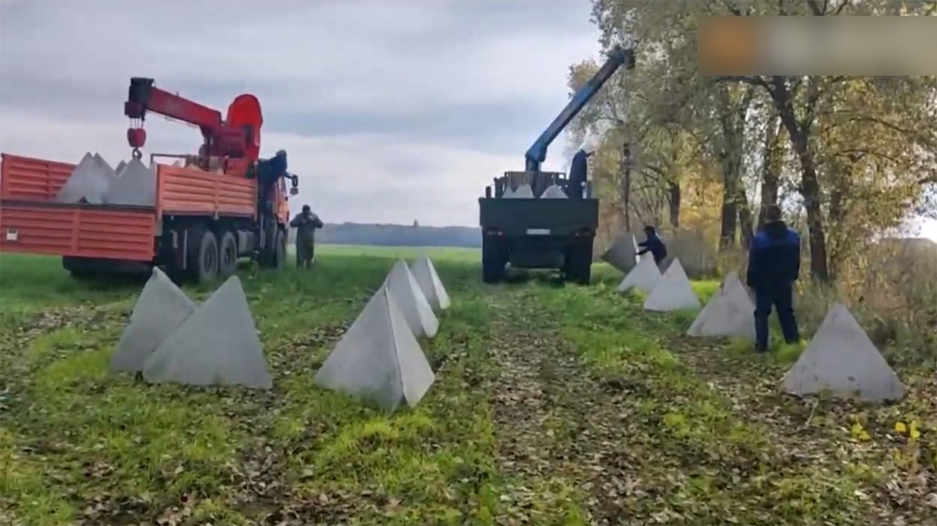 "Wagner’s Line" is Created by the russians in Belgorod Oblast: Can These White Pyramids Become a Potent Defense Line?
