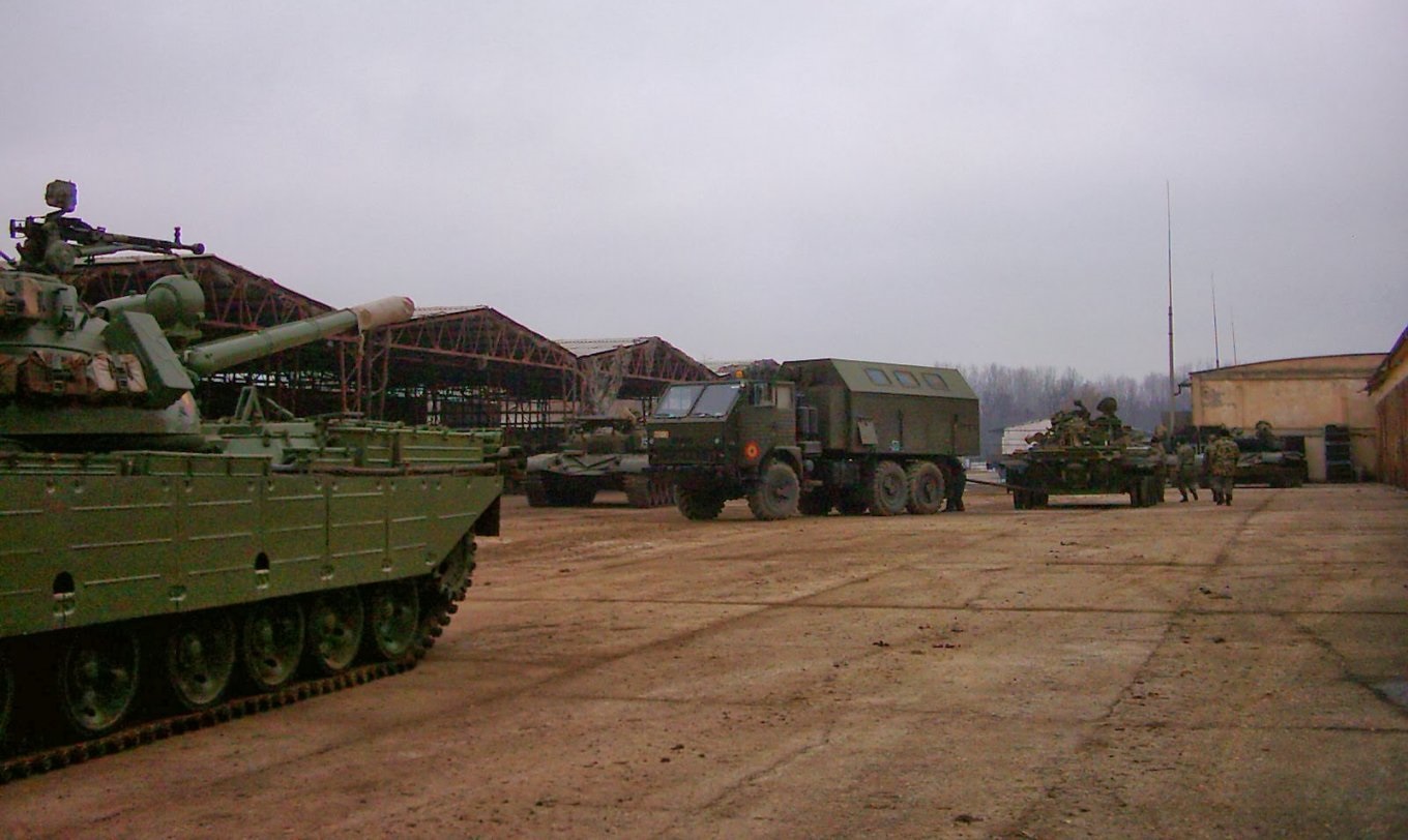 Romanian TR-85 tanks / Defense Express / With Only 377 T-55/TR-85 Tanks to Its Name, Romania Counts on France and NATO If War With russia Were to Break Out