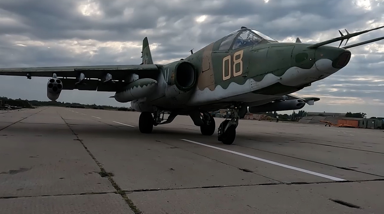 Footage From russia’s Taganrog Airfield Leaked: Newest S-350 Surface-To-Air Systems Positions, Aircraft Numbers (Photo) , Defense Express, war in Ukraine, Russian-Ukrainian war