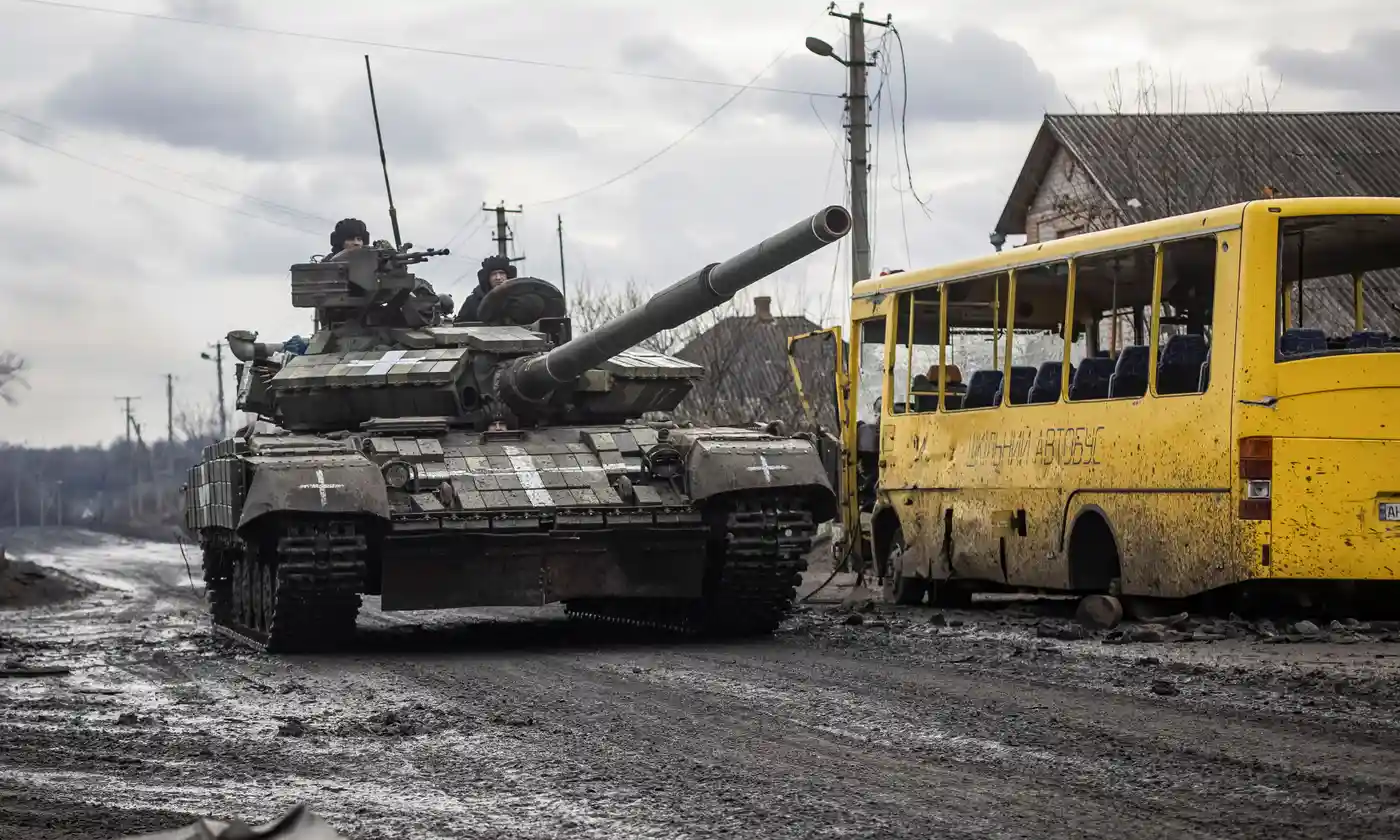 A Ukrainian tank in the village of Torske, Reuters, Defense Express