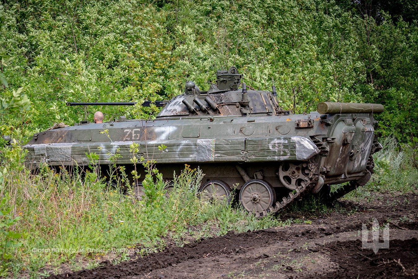 Ukrainian Defense Forces Successfully Capture Russian T-90M and T-80 Tanks