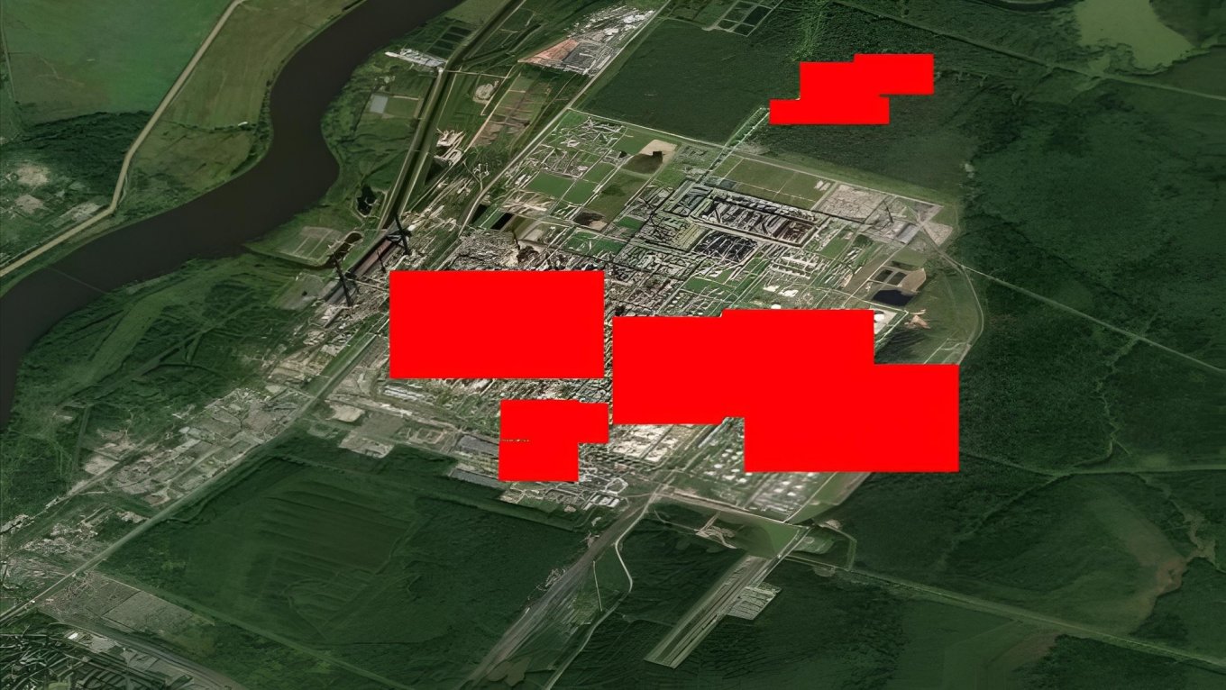 Fire at the Kirishinefteorgsintez refinery (KINEF), March 26, 2026