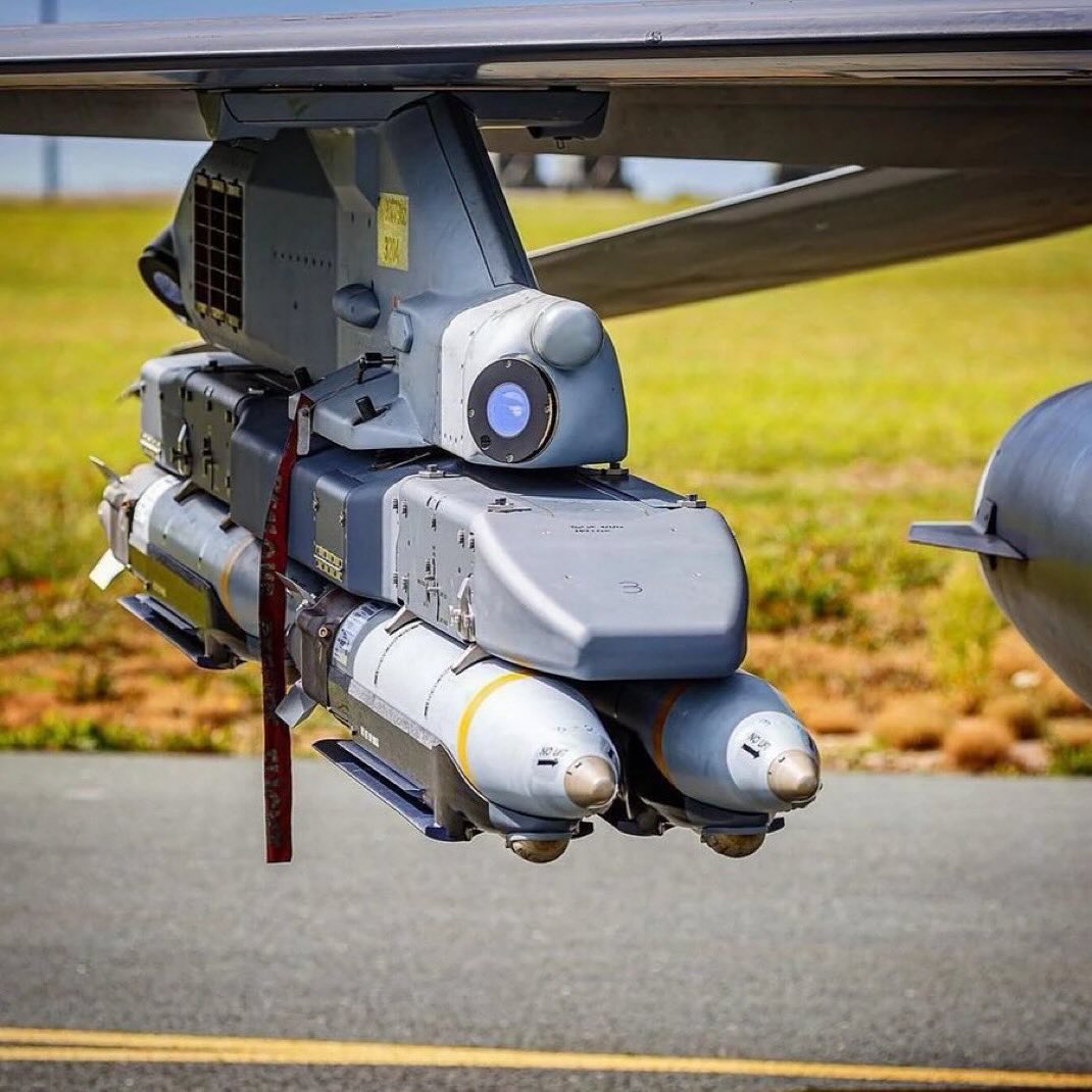PIDS+, complemented by another additional pylon with four suspension points for precision-guided Small Diameter Bombs / Defense Express / Danish Terma Reveals Details on Special Pylons for Ukrainian F-16s