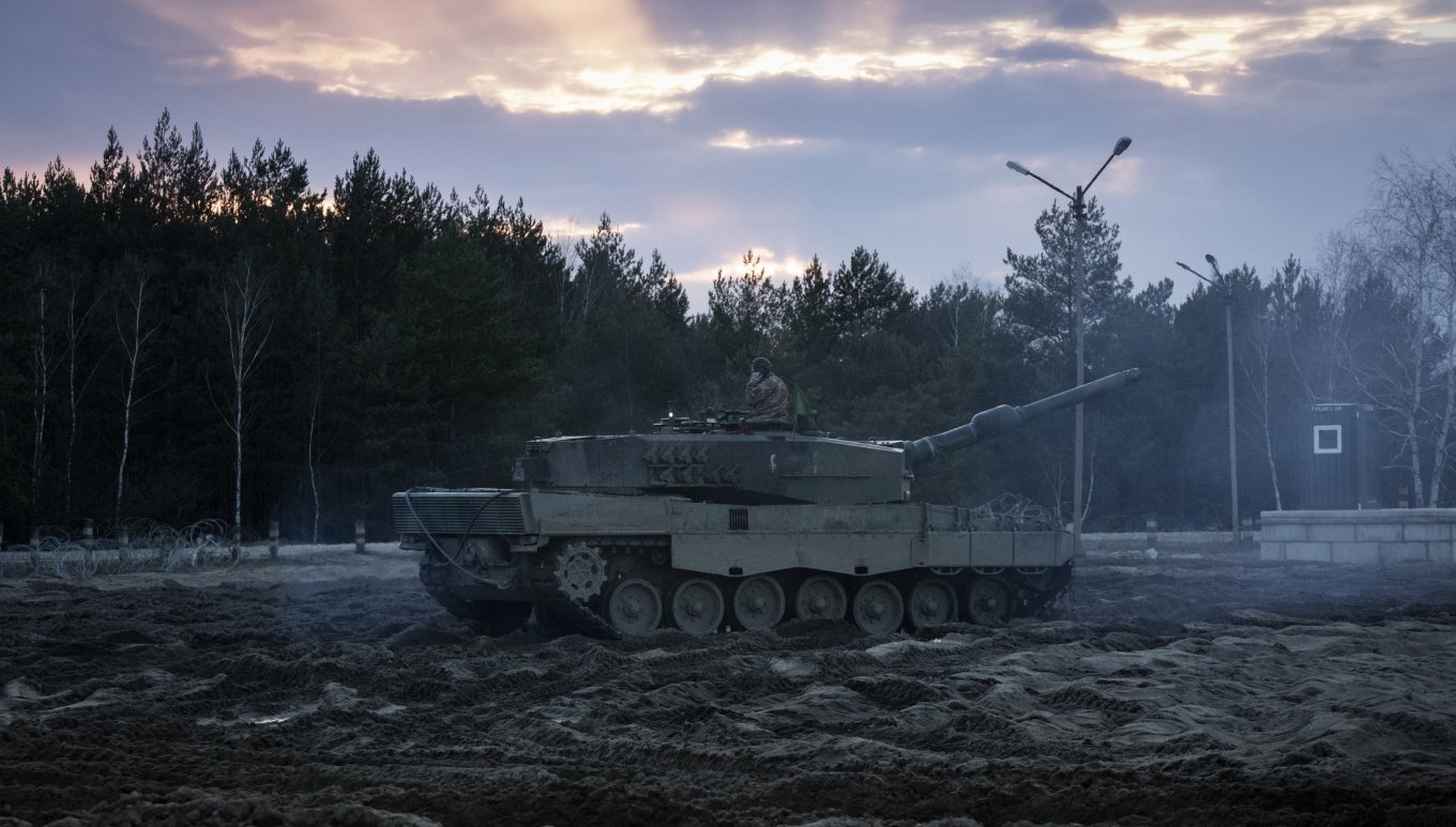 In Poland Ukrainian Tankers Completed Training to Operate the Leopard 2A4 Tanks (Photo), Defense Express, war in Ukraine, Russian-Ukrainian war