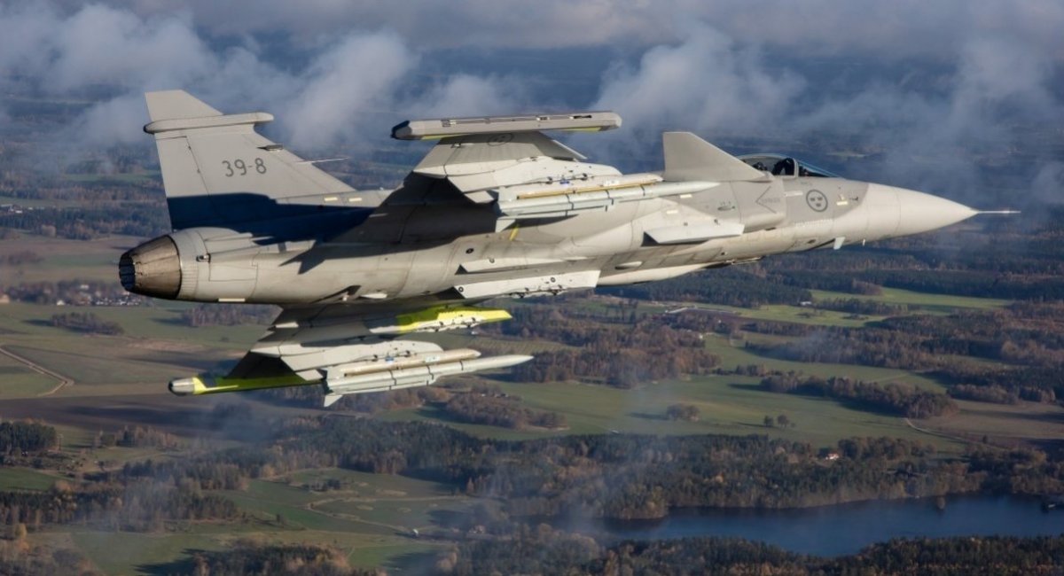 The JAS 39 Gripen aircraft armed with the Meteor air-to-air missiles Defense Express UK Commits €300 Million to Help Deliver 16 Modern Aircraft to Ukraine with Sweden