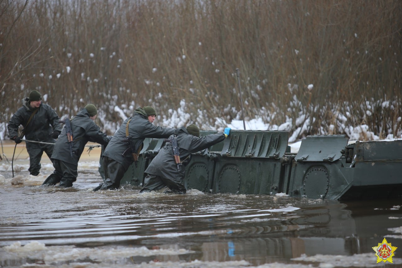Belarus Has Raised a Tank Battalion to Train Forcing a Water Obstacles Again, Defense Express, war in Ukraine, Russian-Ukrainian war
